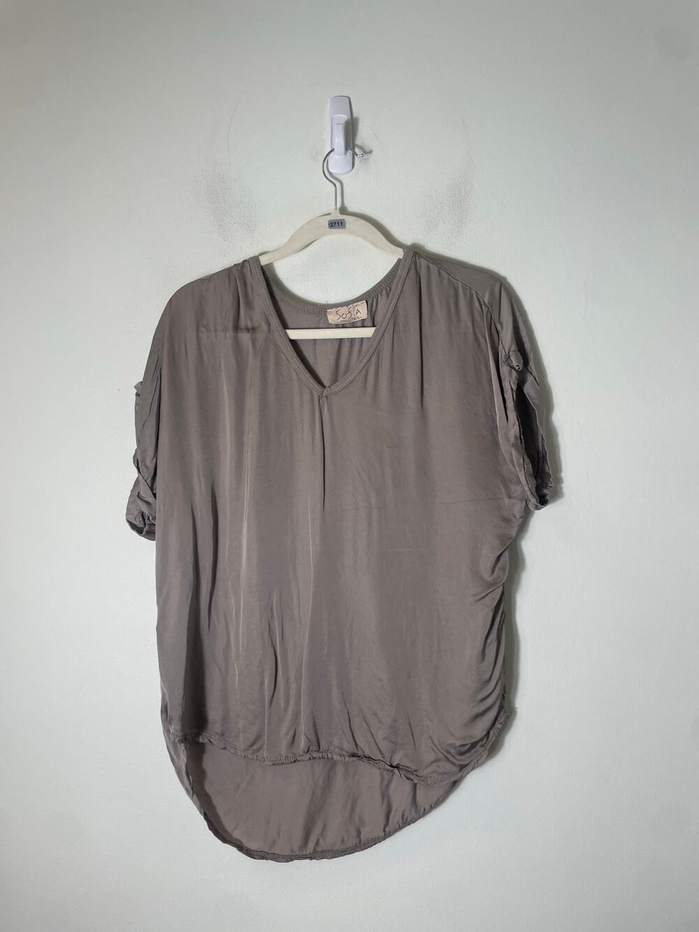 Sofia Gray V Neck Cap Sleeve top Sz S
